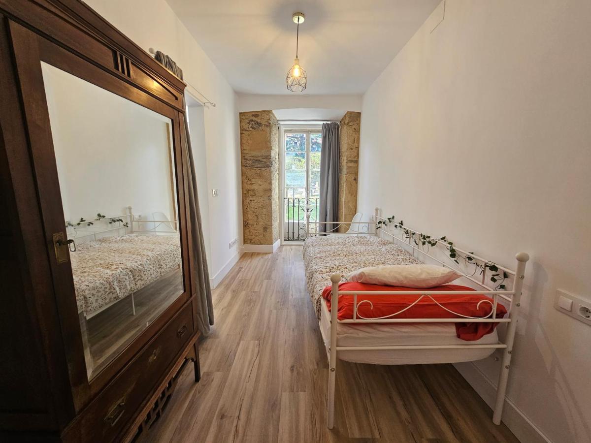 Apartamentos En El Centro - Plaza De Amboage - Wifi Ferrol Buitenkant foto