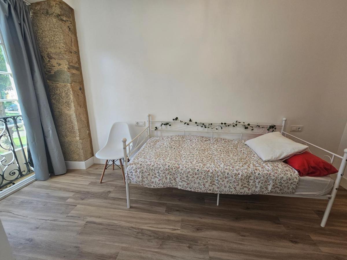 Apartamentos En El Centro - Plaza De Amboage - Wifi Ferrol Buitenkant foto