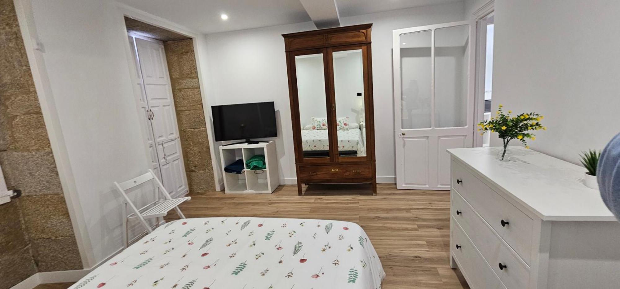 Apartamentos En El Centro - Plaza De Amboage - Wifi Ferrol Buitenkant foto